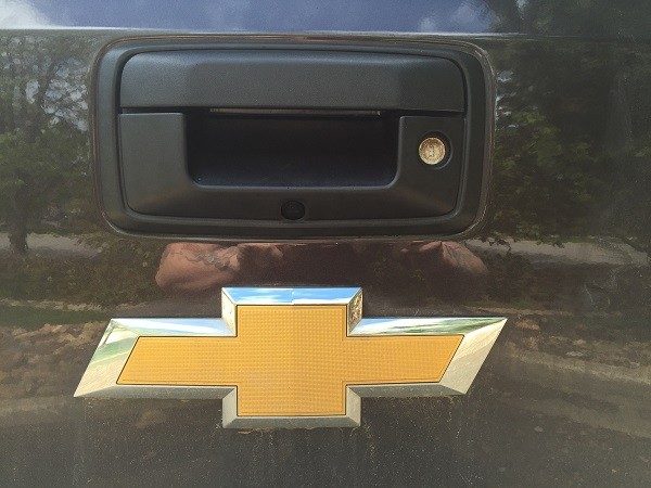 gm tailgate handle camera